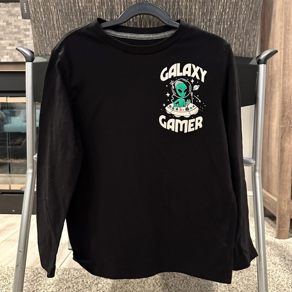 Old Navy long sleeve graphic t-shirt - Picture 1 of 3